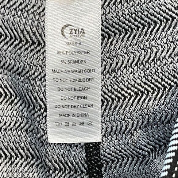 Zyia Aztec Adrenaline Black White Striped Workout Leggings Size 6-8 - Picture 5 of 5